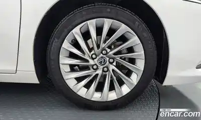 Lexus ES 2022 2.5 Автомат в Москве № 214653, миниатюра 5