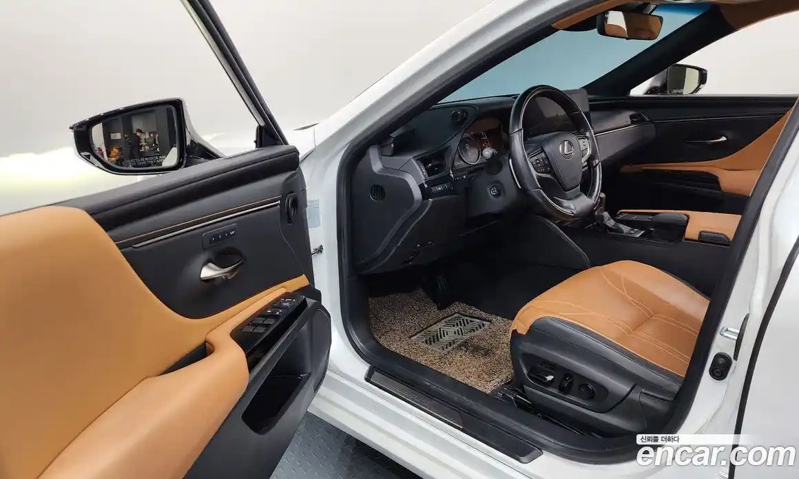 Lexus ES 2022 2.5 Автомат в Москве № 214653, фото 10