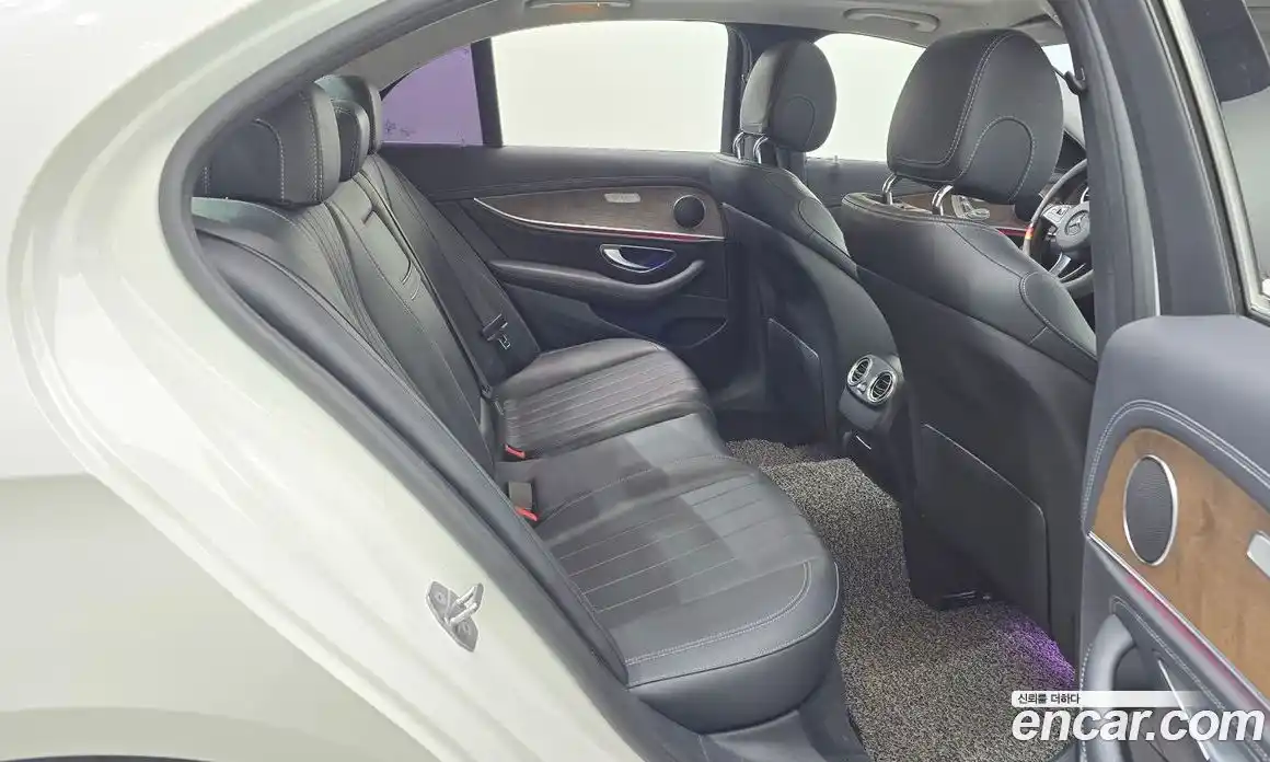 Mercedes-Benz E-Class 2018 1.9 Автомат в Москве № 217196, фото 12