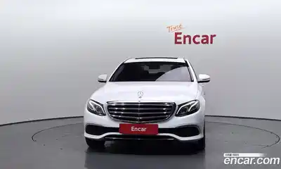 Mercedes-Benz E-Class 2018 1.9 Автомат в Москве № 217196, миниатюра 3