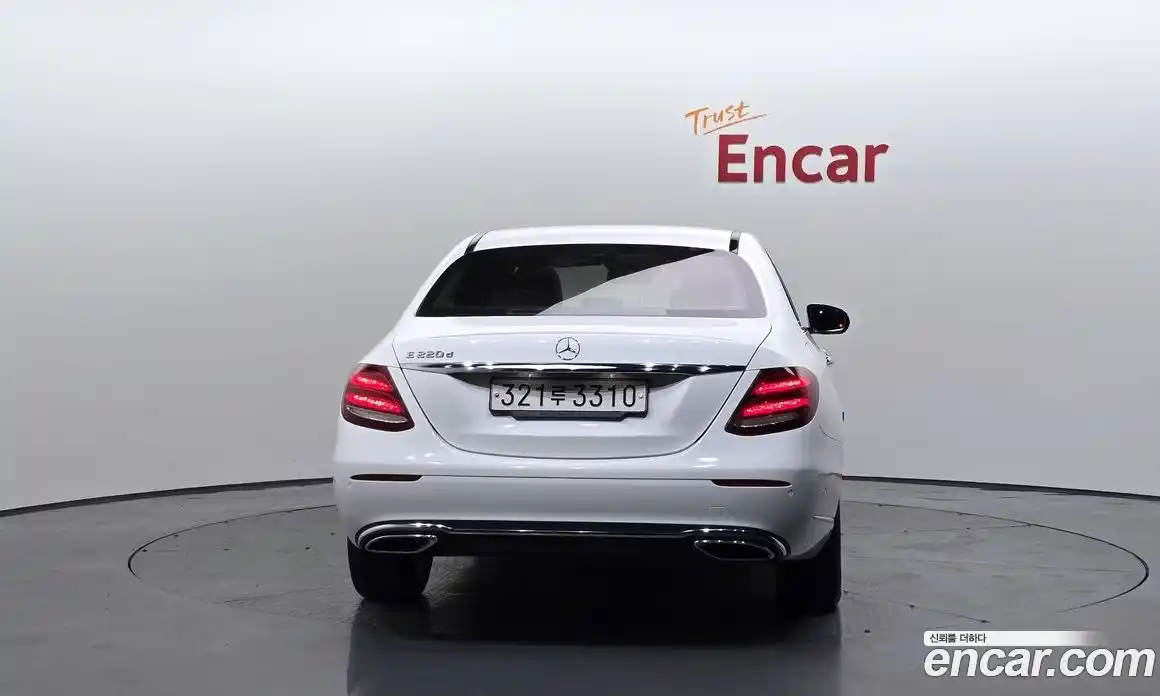 Mercedes-Benz E-Class 2018 1.9 Автомат в Москве № 217196, фото 4