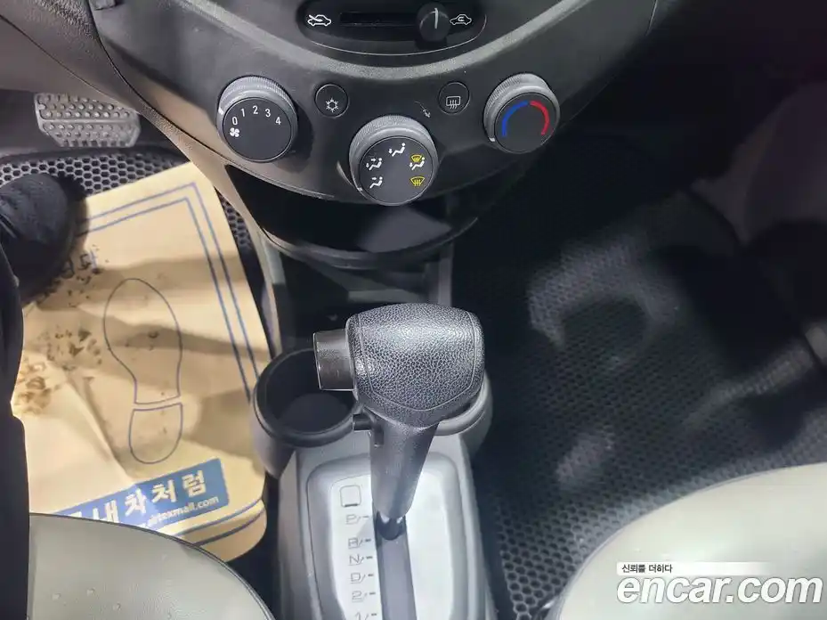 Chevrolet Spark 2012 1.0 Автомат в Москве № 219681, фото 16