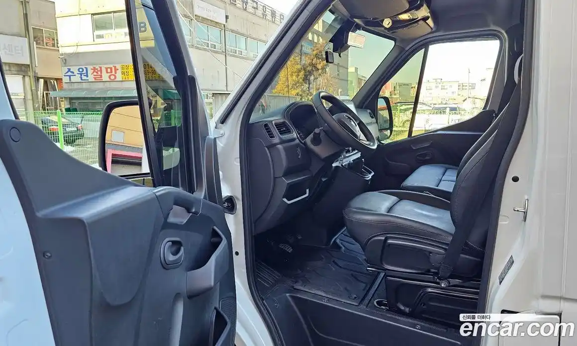 Renault Master 2024 2.3 Механическая в Москве № 220049, фото 20