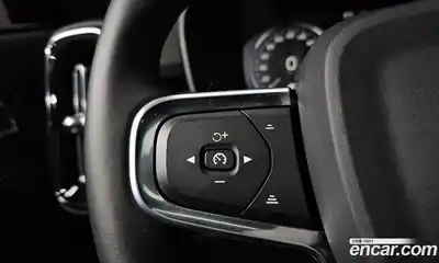 Volvo XC40 2019 2.0 Автомат в Москве № 230436, миниатюра 3