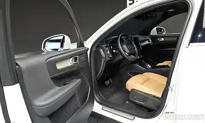 Volvo XC40 2019 2.0 Автомат в Москве № 230436, миниатюра 4
