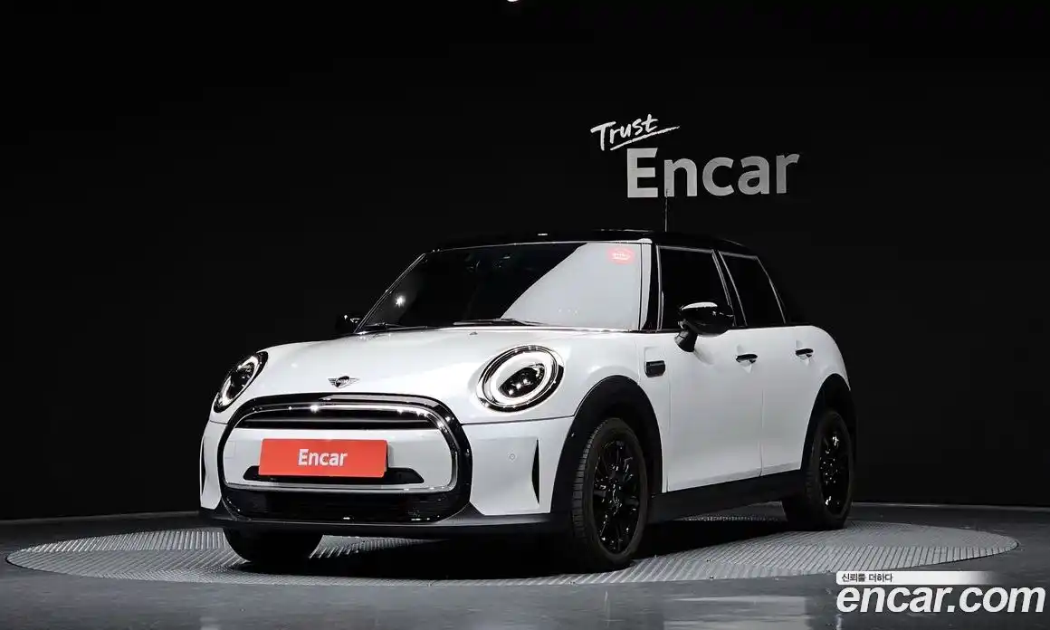 Mini Cooper 2024 1.5 Автомат в Москве № 231394, фото 13