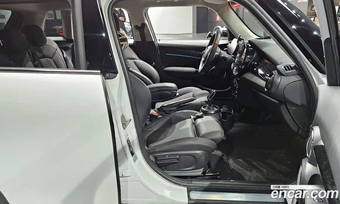 Mini Cooper 2024 1.5 Автомат в Москве № 231394, фото 9