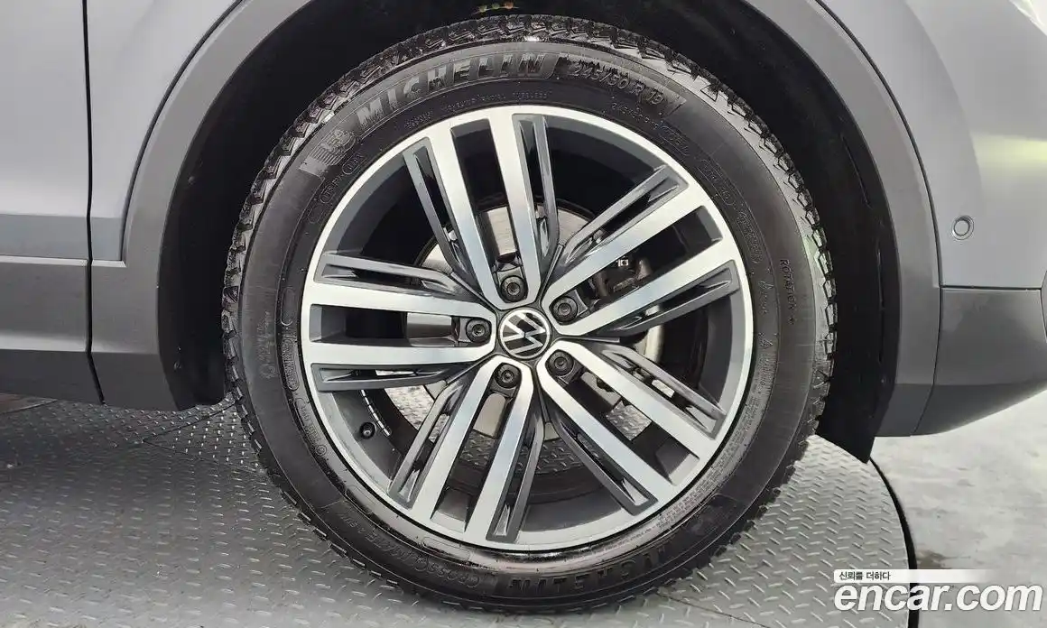 Volkswagen Tiguan 2021 2.0 Автомат в Москве № 232161, фото 19