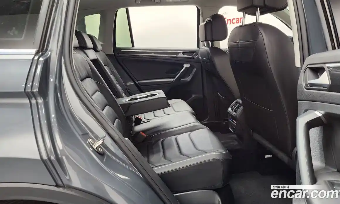 Volkswagen Tiguan 2021 2.0 Автомат в Москве № 232161, фото 8