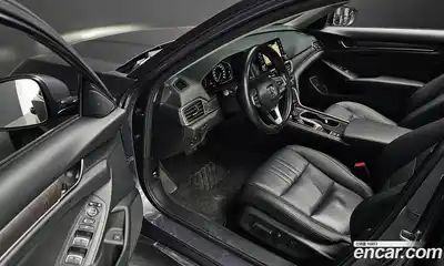 Honda Accord 2019 1.5 Автомат в Москве № 232896, миниатюра 11