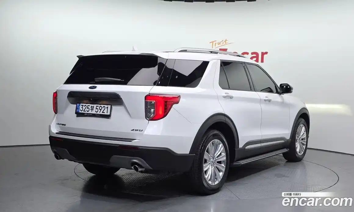 Ford Explorer 2023 2.3 Автомат в Москве № 233163, фото 4