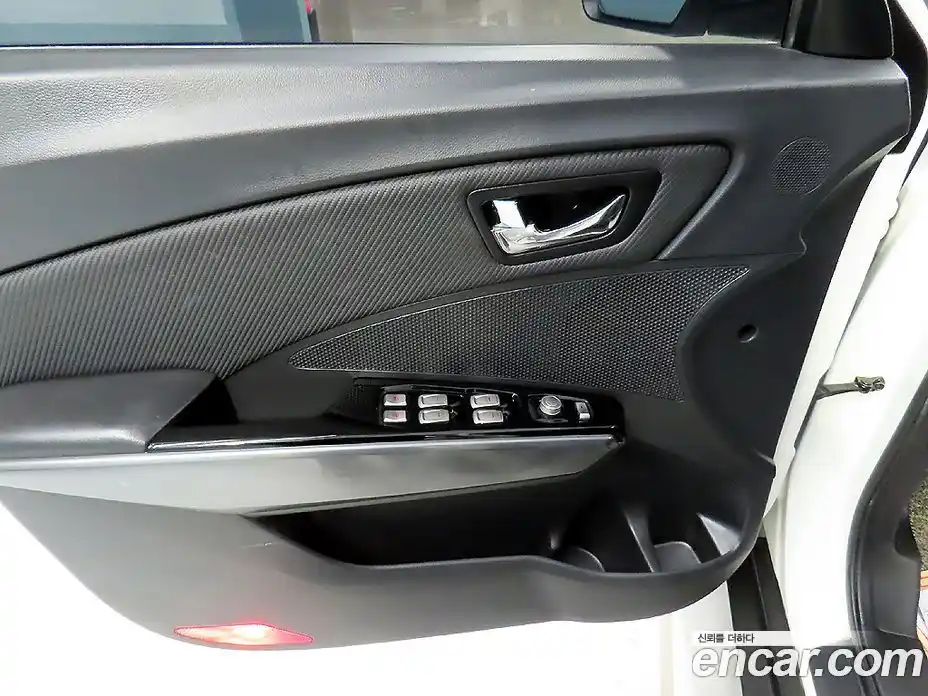 SsangYong TIBOLI 2018 1.6 Автомат в Москве № 25512, фото 14