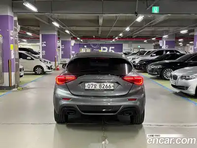 Infiniti Q30 2017 2.0 Автомат в Москве № 256213, миниатюра 2