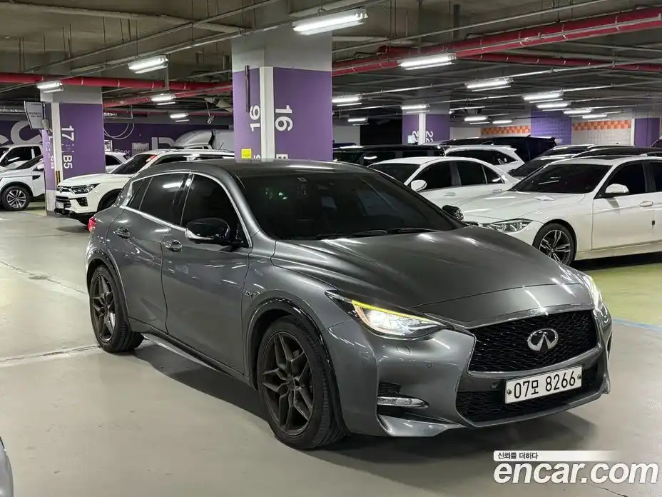 Infiniti Q30 2017 2.0 Автомат в Москве № 256213, фото 3