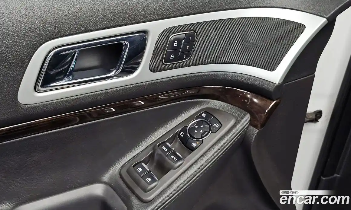 Ford Explorer 2012 3.5 Автомат в Москве № 257345, фото 6