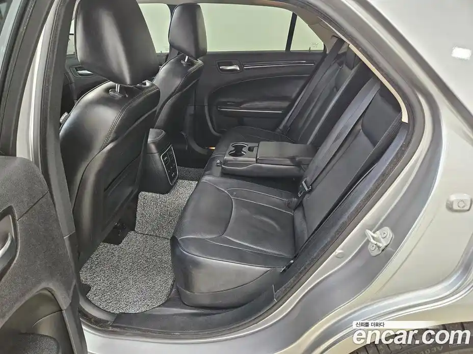 Chrysler 300C 2016 3.6 Автомат в Москве № 258157, фото 12