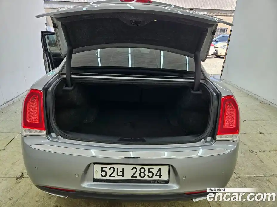 Chrysler 300C 2016 3.6 Автомат в Москве № 258157, фото 17