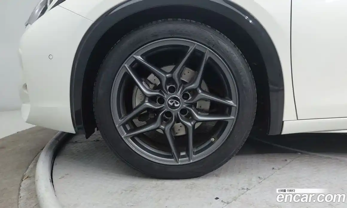 Infiniti Q30 2019 2.0 Автомат в Москве № 258744, фото 11