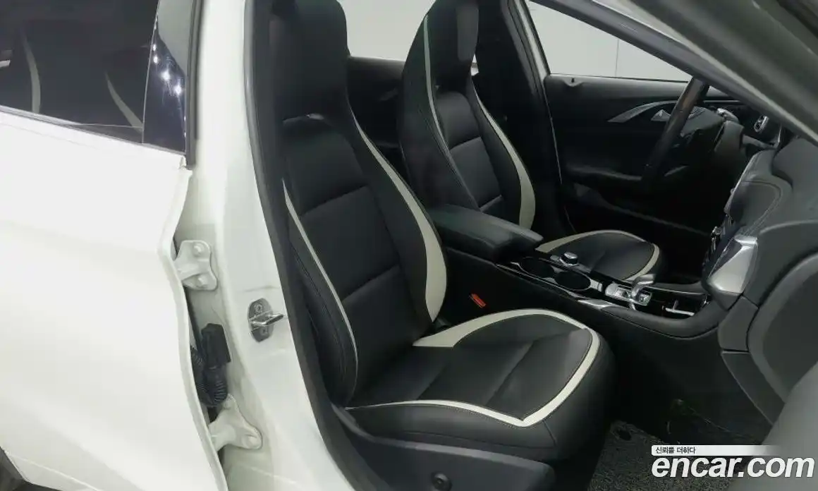 Infiniti Q30 2019 2.0 Автомат в Москве № 258744, фото 9