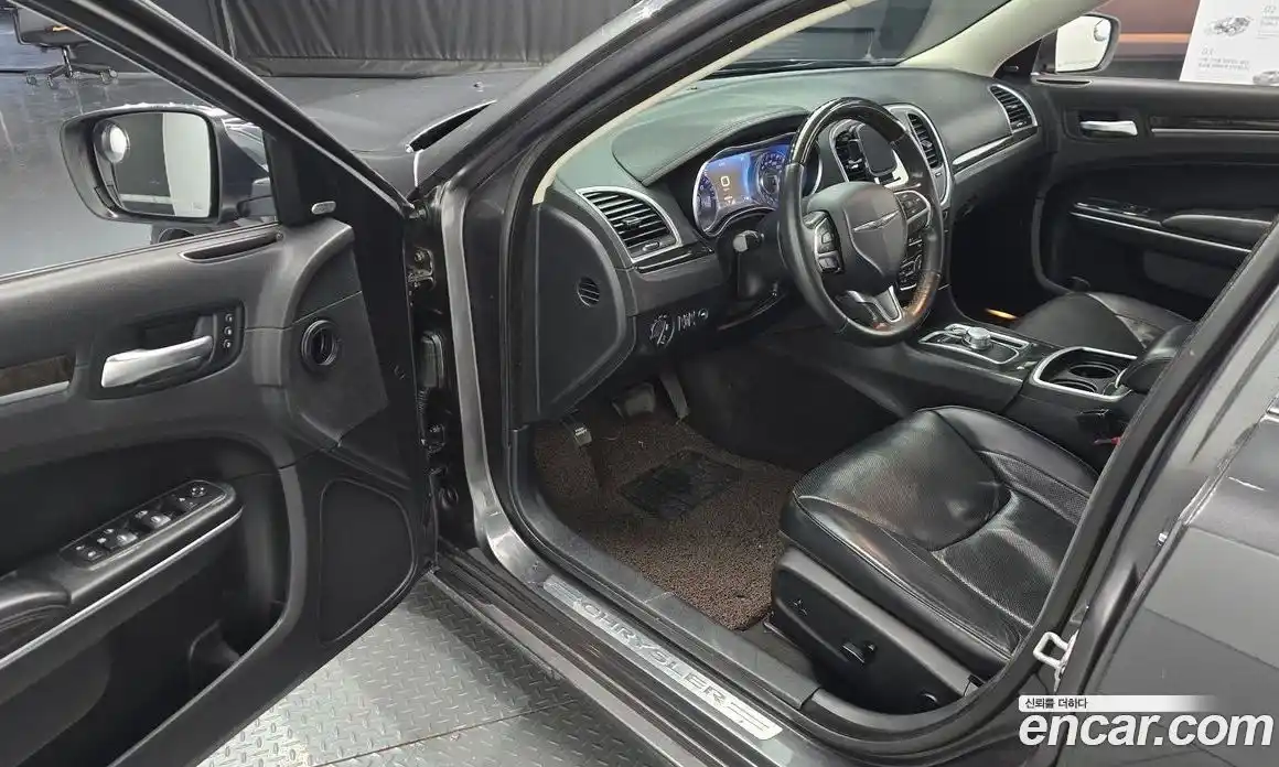 Chrysler 300C 2015 3.6 Автомат в Москве № 268757, фото 11