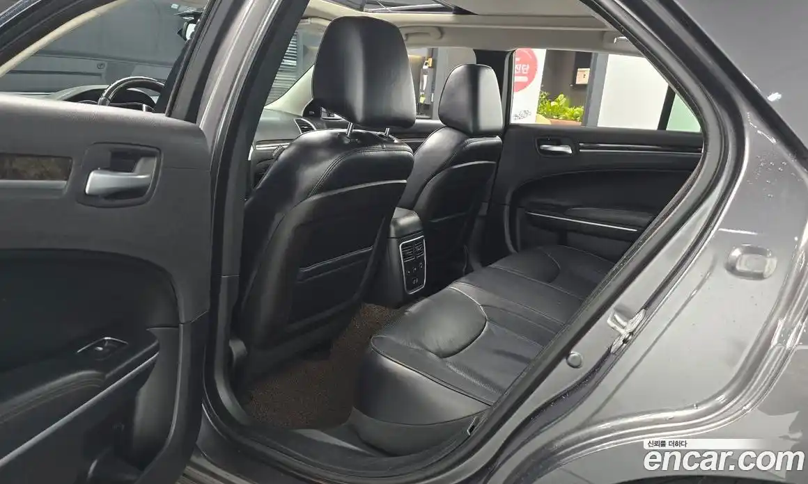 Chrysler 300C 2015 3.6 Автомат в Москве № 268757, фото 12