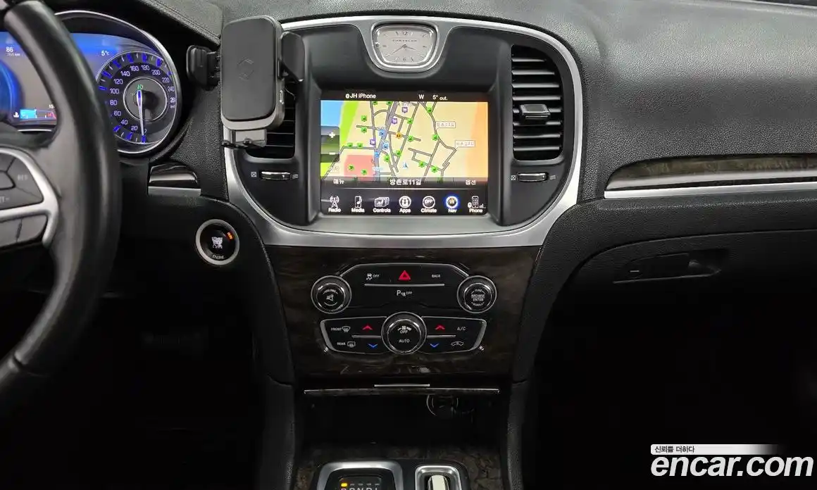 Chrysler 300C 2015 3.6 Автомат в Москве № 268757, фото 15