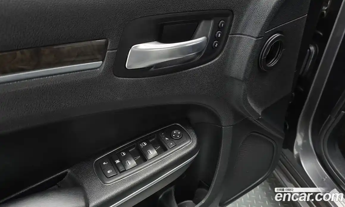 Chrysler 300C 2015 3.6 Автомат в Москве № 268757, фото 17