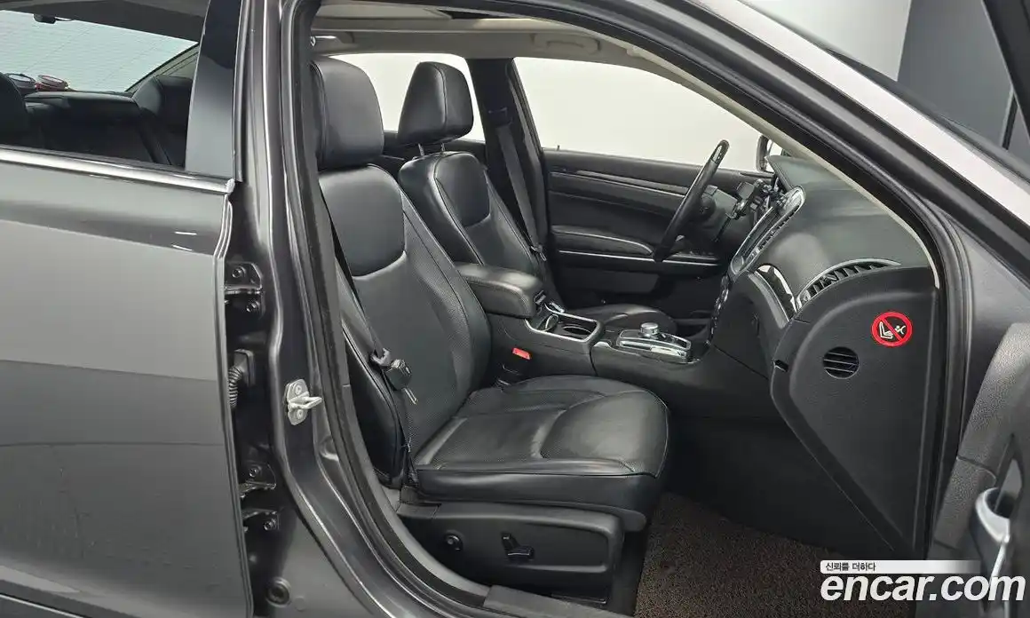 Chrysler 300C 2015 3.6 Автомат в Москве № 268757, фото 10