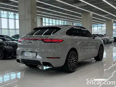 Porsche Cayenne 2023 3.0 Автомат в Москве № 270882, миниатюра 4