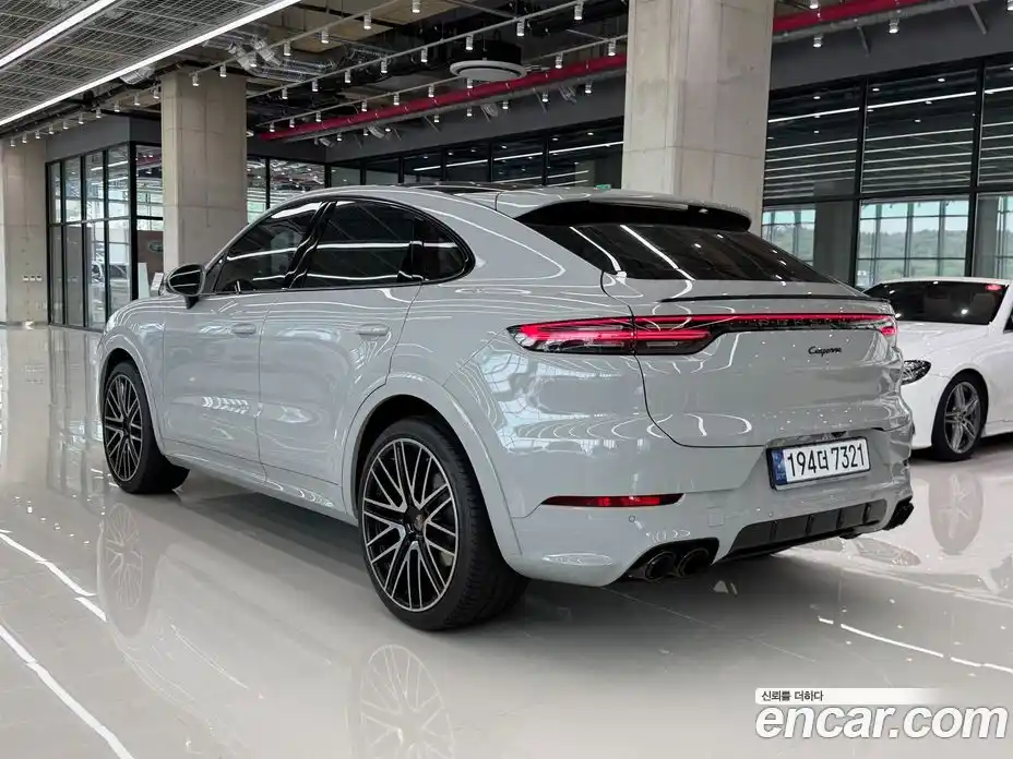 Porsche Cayenne 2023 3.0 Автомат в Москве № 270882, фото 6