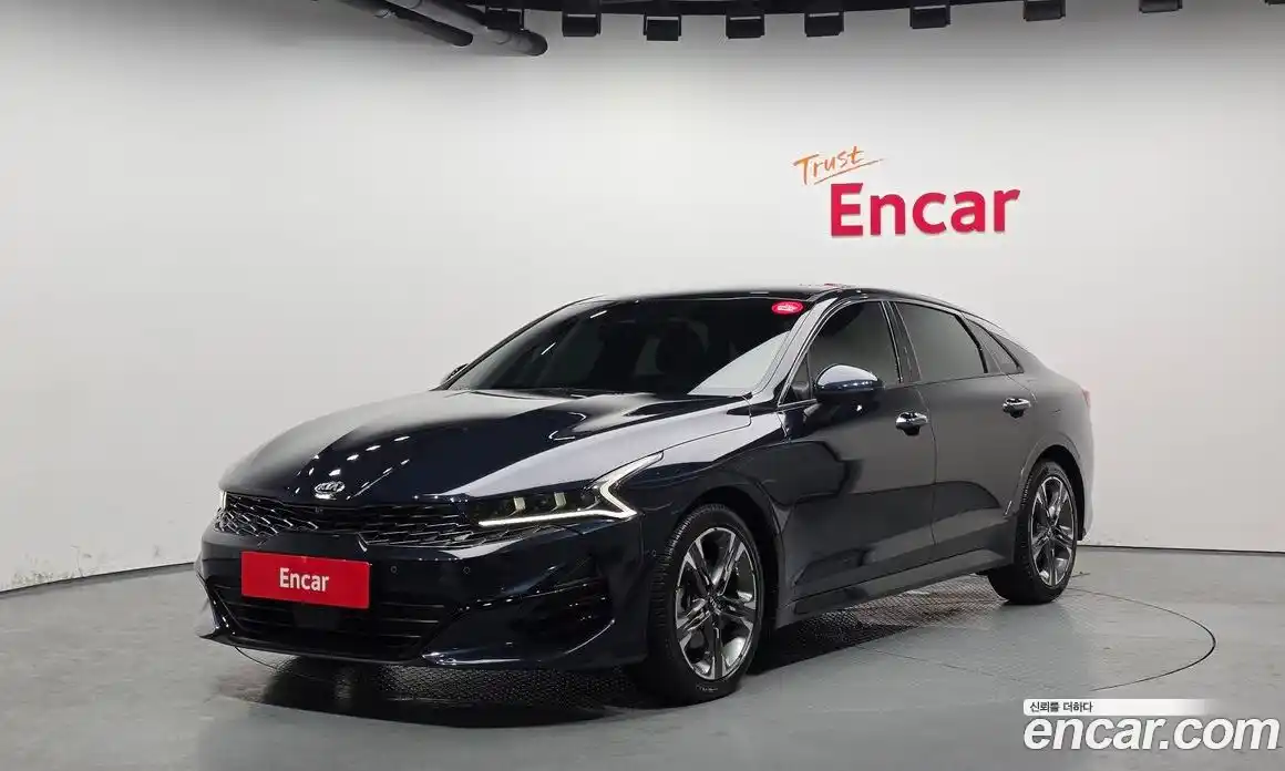 Kia K5 2020 2.0 Автомат в Москве № 287755, фото 1