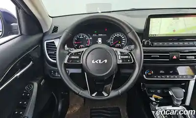 Kia Seltos 2022 1.6 Автомат в Москве № 306769, миниатюра 2