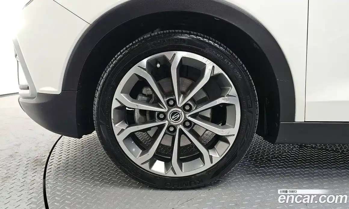 SsangYong TIBOLI 2016 1.6 Автомат в Москве № 310544, фото 4