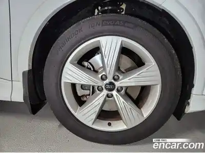 Audi Q4 e-tron 2022 Автомат в Москве № 312283, миниатюра 5