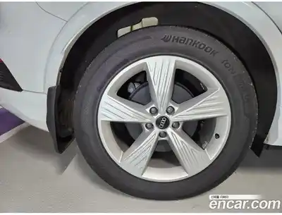 Audi Q4 e-tron 2022 Автомат в Москве № 312283, миниатюра 6