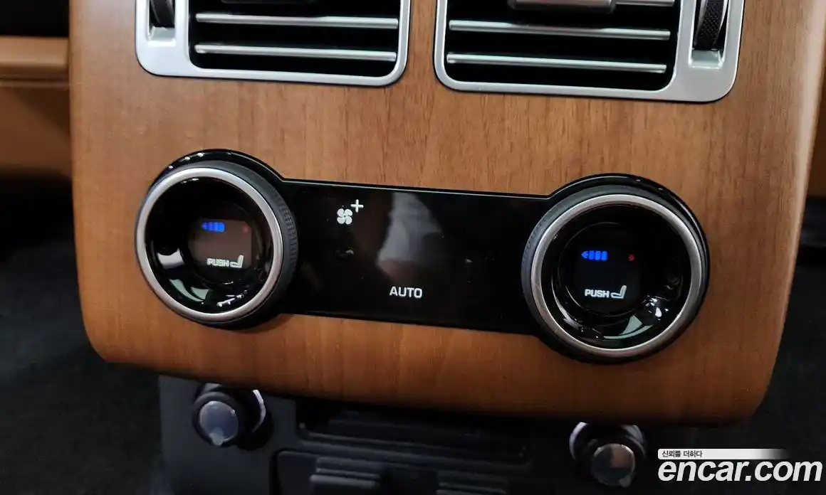 Land Rover Range-Rover 2020 5.0 Автомат в Москве № 315663, фото 17