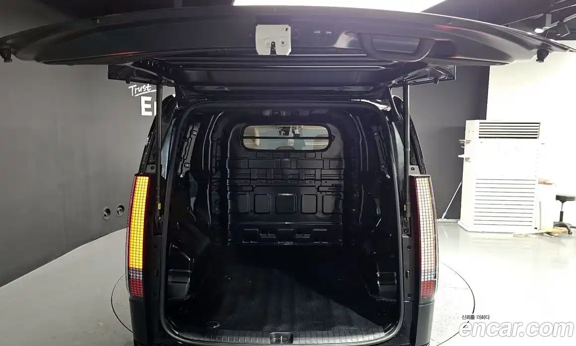 Hyundai Staria 2024 2.2 Автомат в Москве № 317849, фото 3