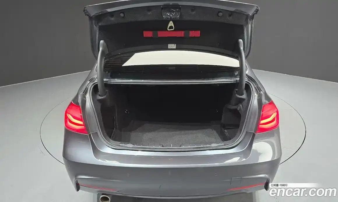 BMW 3-Series 2018 2.0 Автомат в Москве № 320373, фото 1