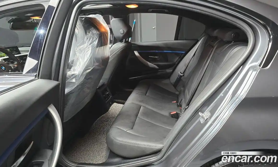 BMW 3-Series 2018 2.0 Автомат в Москве № 320373, фото 11