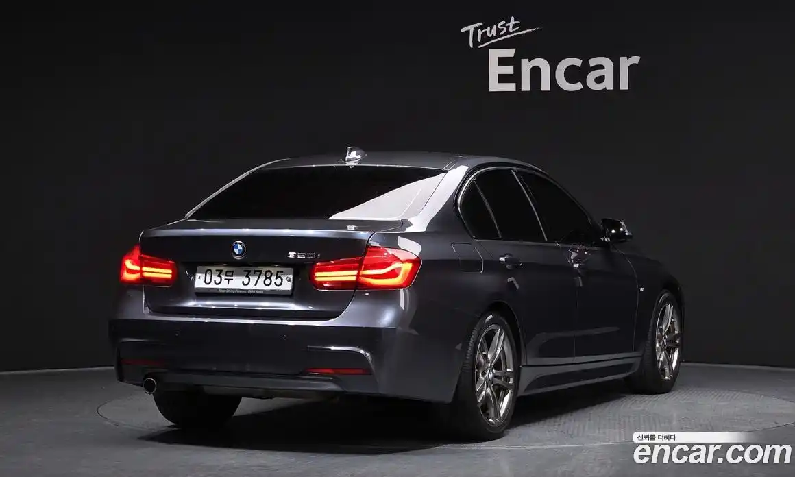 BMW 3-Series 2018 2.0 Автомат в Москве № 320373, фото 9