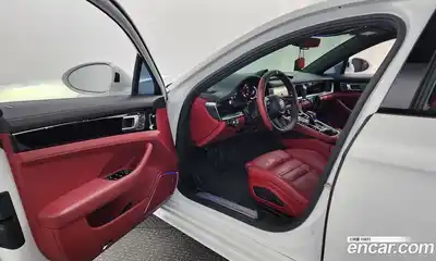 Porsche Panamera, 2023