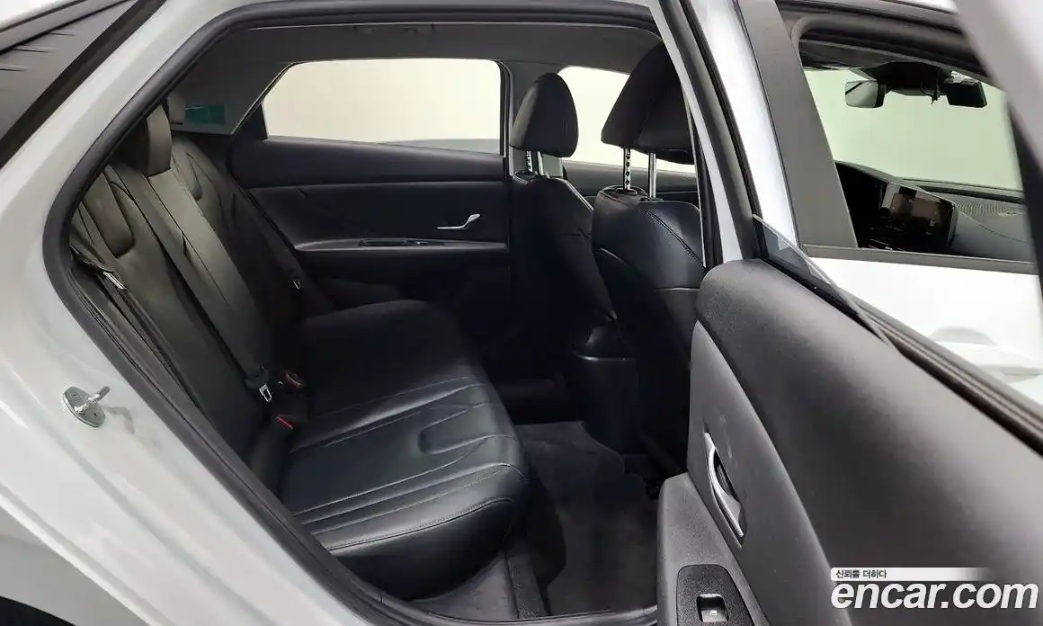 Hyundai Avante 2022 1.6 Автомат в Москве № 356582, фото 13