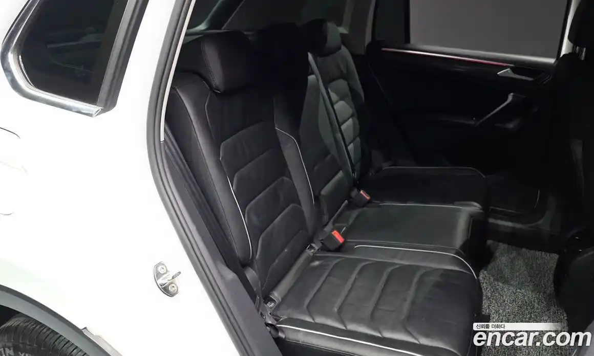 Volkswagen Tiguan 2023 2.0 Автомат в Москве № 357447, фото 12