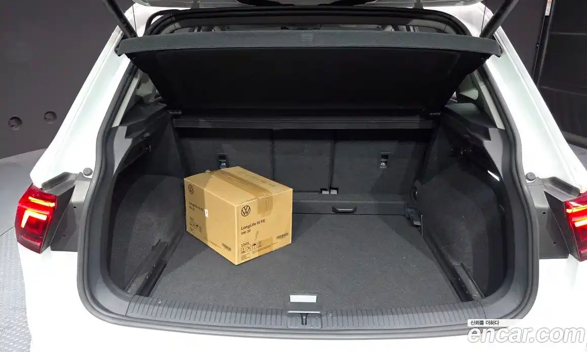 Volkswagen Tiguan 2023 2.0 Автомат в Москве № 357447, фото 20