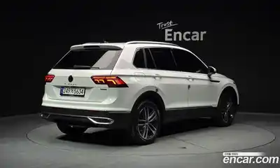 Volkswagen Tiguan 2023 2.0 Автомат в Москве № 357447, миниатюра 2
