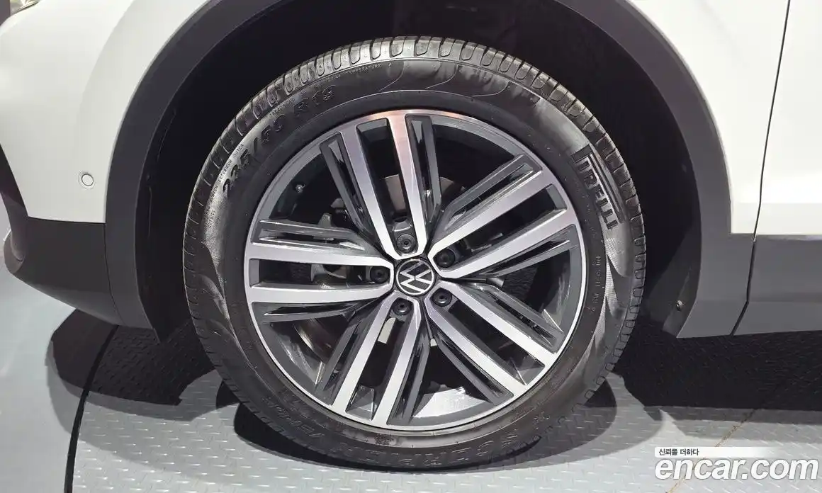 Volkswagen Tiguan 2023 2.0 Автомат в Москве № 357447, фото 5