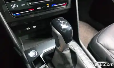 Volkswagen Tiguan 2023 2.0 Автомат в Москве № 357447, миниатюра 9