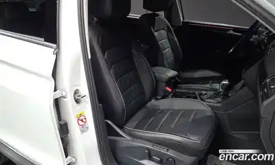 Volkswagen Tiguan 2023 2.0 Автомат в Москве № 357447, миниатюра 10