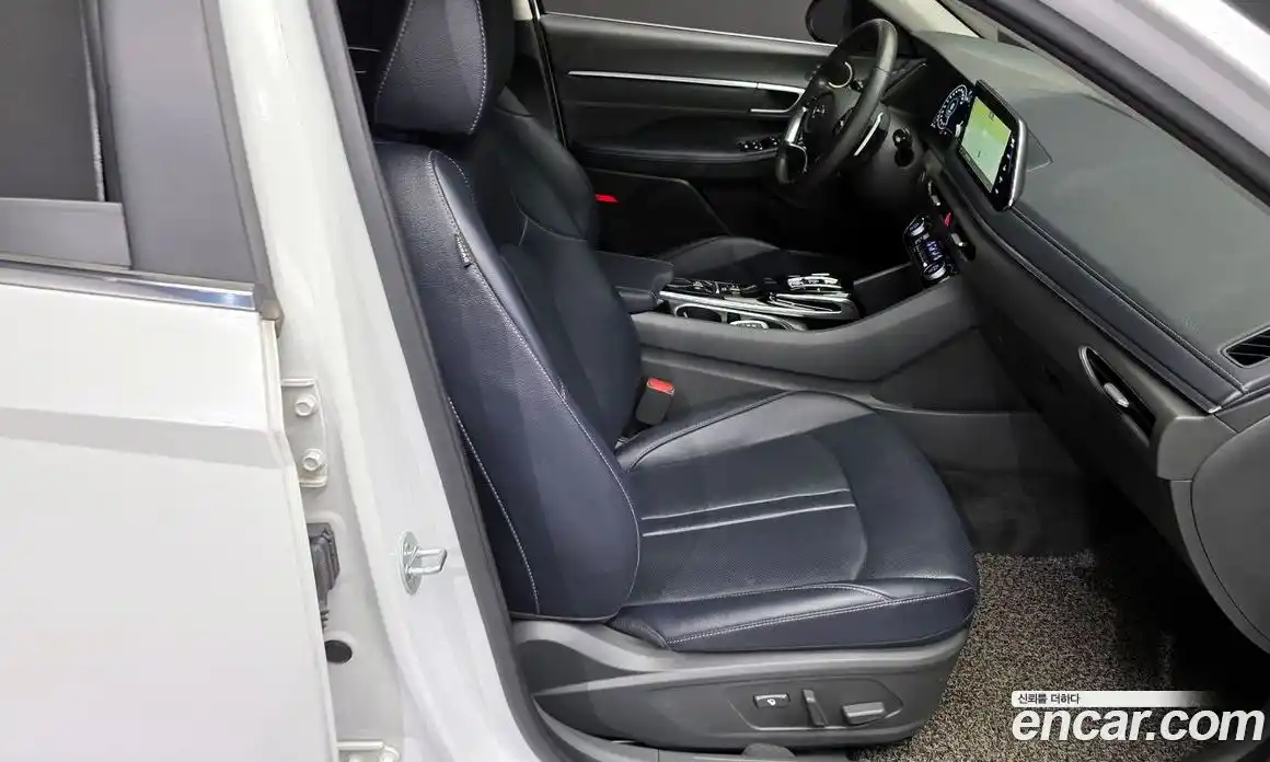 Hyundai Sonata 2020 2.0 Автомат в Москве № 399730, фото 12