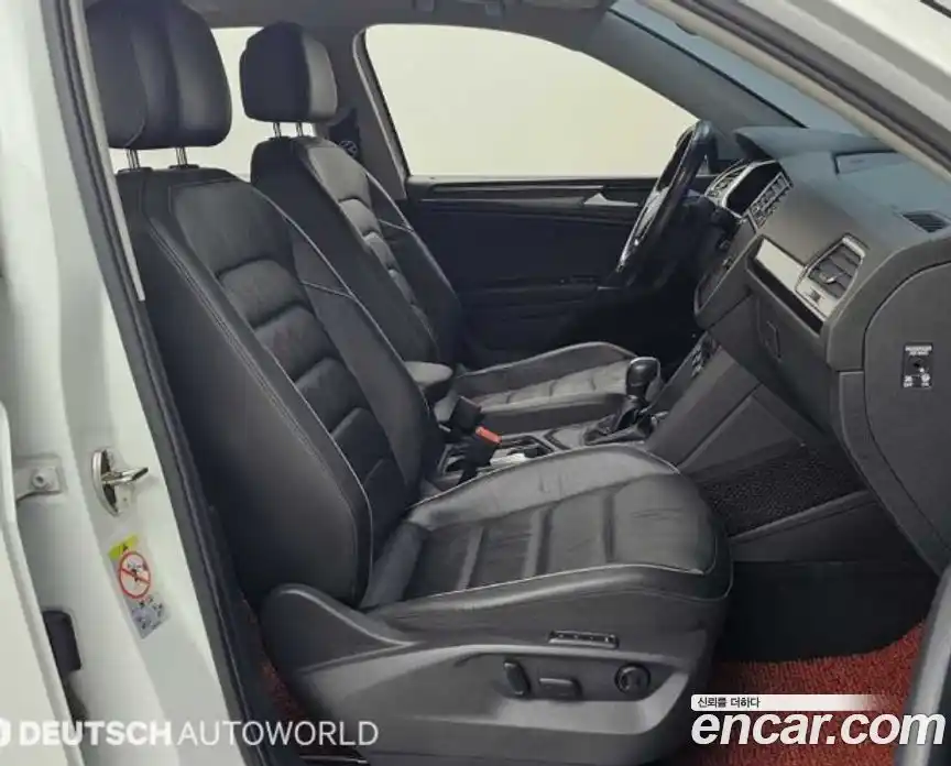 Volkswagen Tiguan 2018 2.0 Автомат в Москве № 401123, фото 10